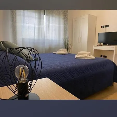 None Holiday Residence Hotell